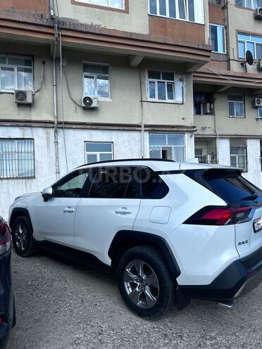 Toyota RAV4-4