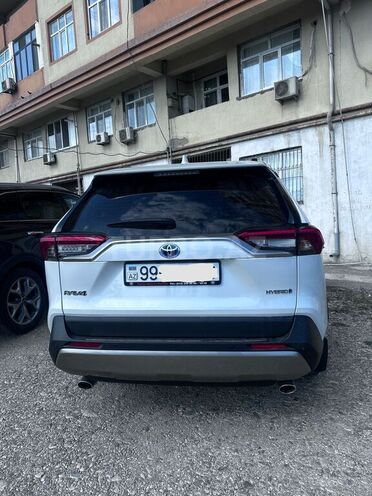 Toyota RAV4-6