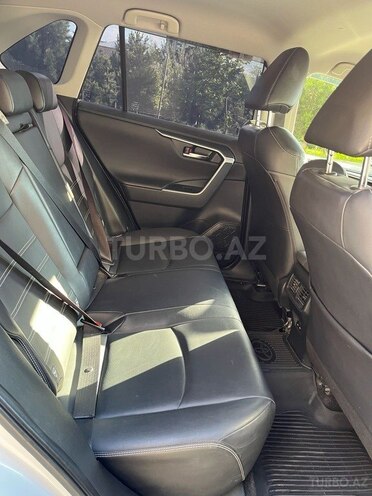 Toyota RAV4-4