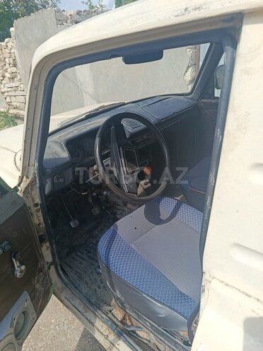 Moskvich 2335-3