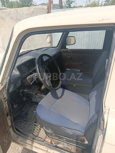 Moskvich 2335-4