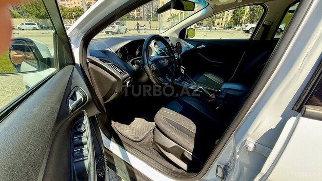Ford Focus-9