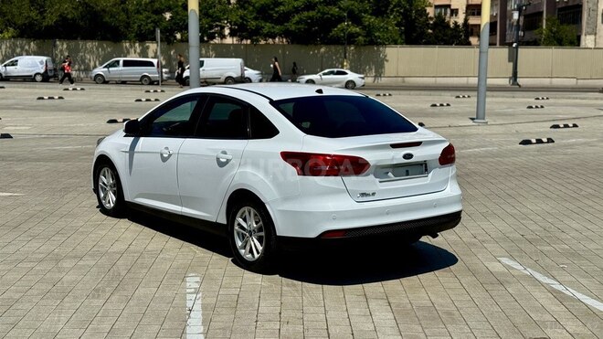 Ford Focus-6