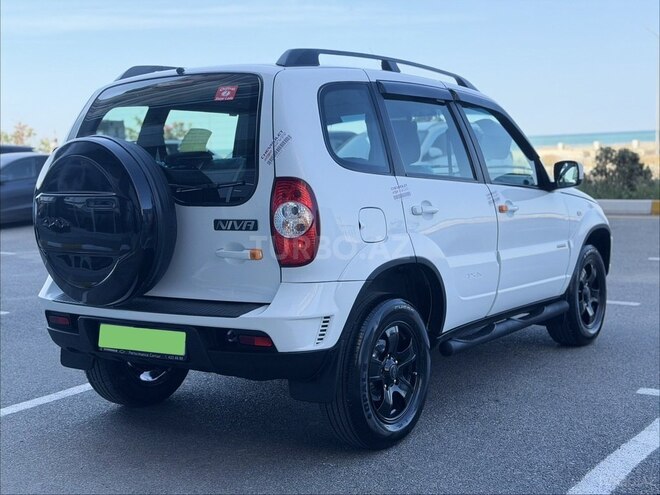 Chevrolet Niva-10