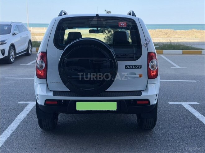 Chevrolet Niva-9