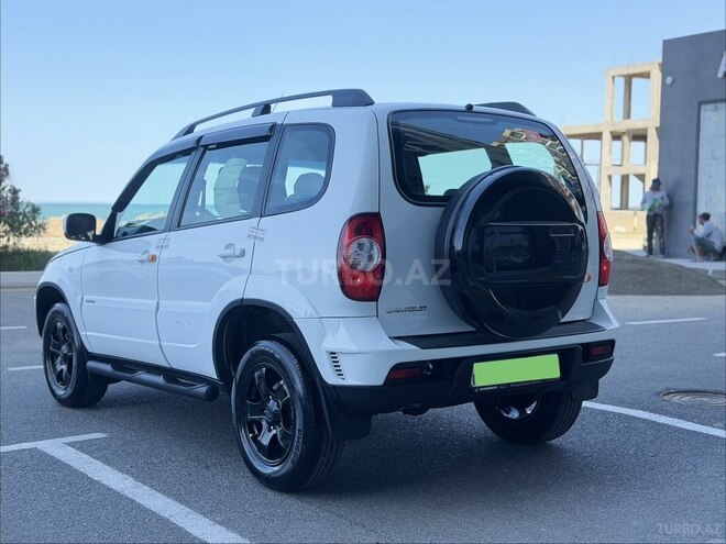 Chevrolet Niva-8