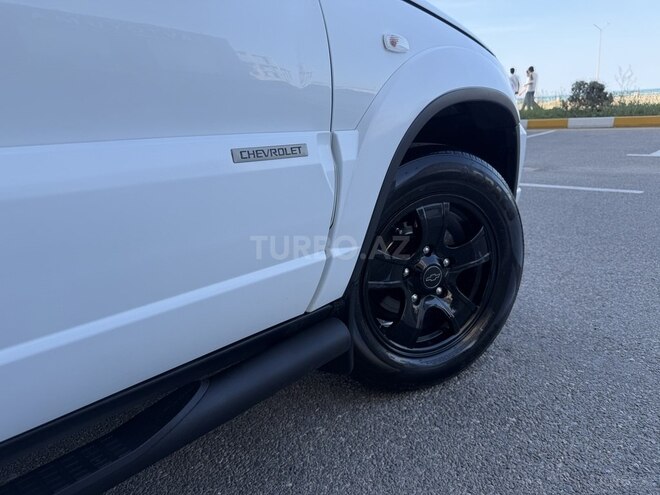 Chevrolet Niva-11