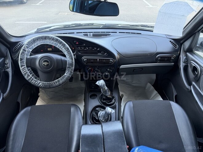 Chevrolet Niva-13