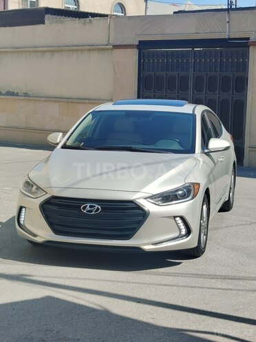 Hyundai Elantra-4