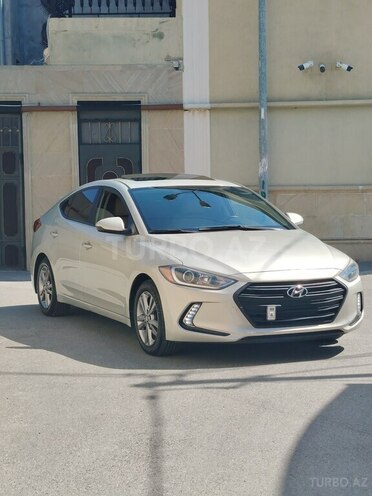 Hyundai Elantra-1