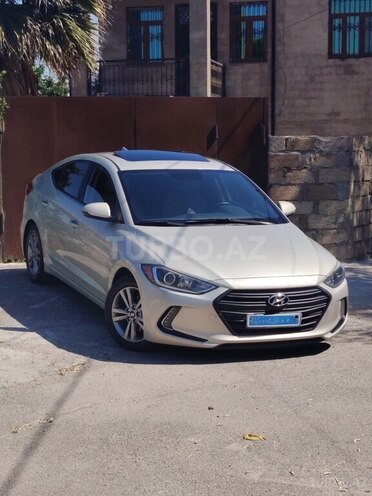 Hyundai Elantra-6