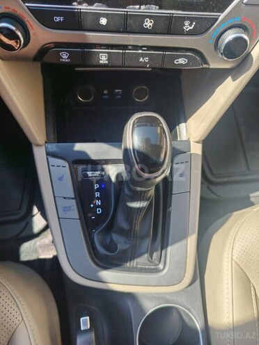Hyundai Elantra-10