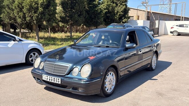 Mercedes E 270-5