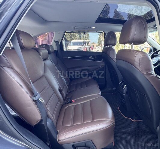 Kia Sorento-13