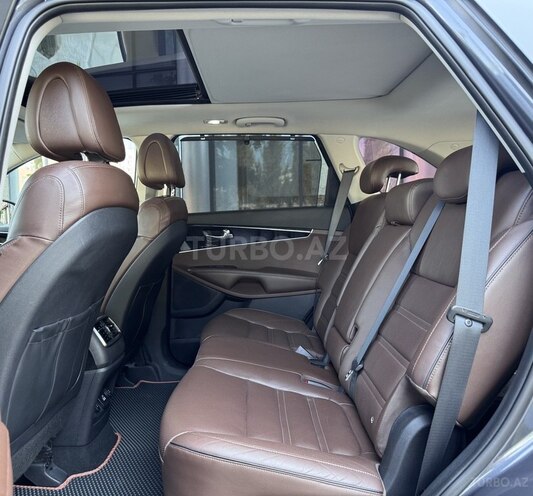 Kia Sorento-14