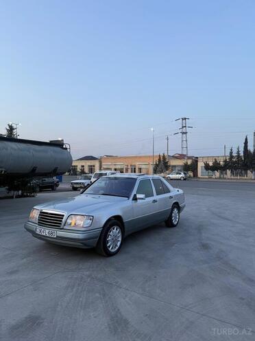 Mercedes 250 D-1