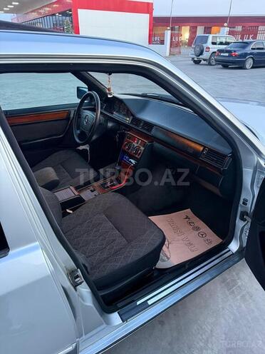 Mercedes 250 D-6