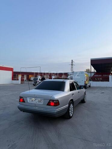 Mercedes 250 D-9