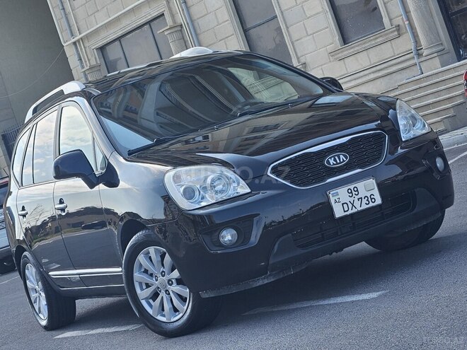 Kia Carens-1