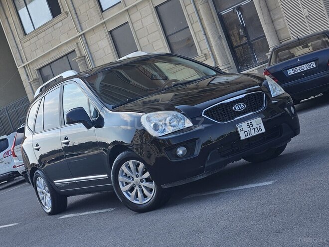 Kia Carens-2