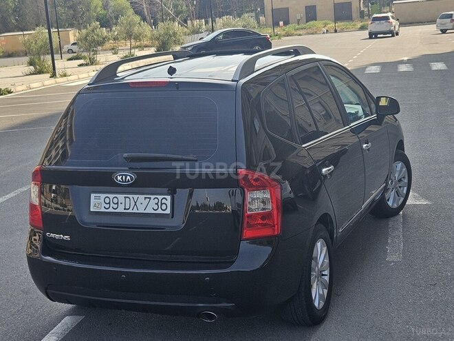 Kia Carens-10