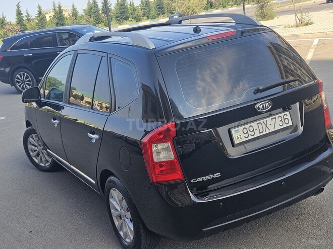 Kia Carens-12