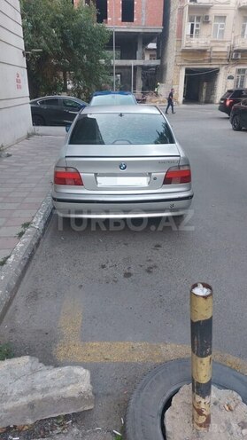 BMW 528-4