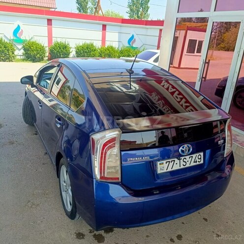 Toyota Prius-7