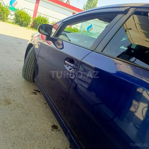 Toyota Prius-8