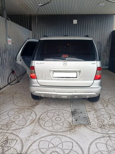 Mercedes ML 270-8