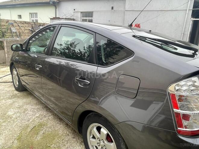 Toyota Prius-4
