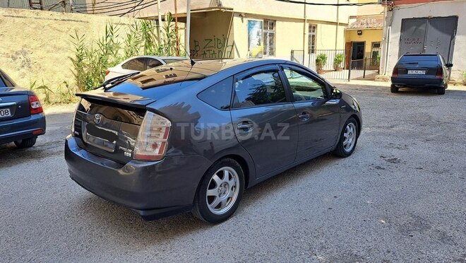 Toyota Prius-3