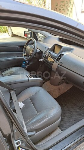 Toyota Prius-8
