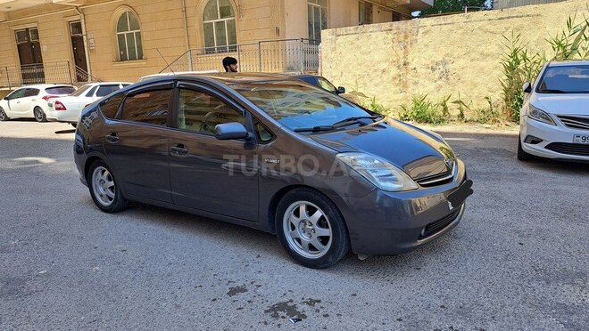 Toyota Prius-4