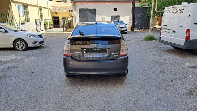 Toyota Prius-2