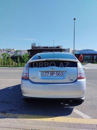Toyota Prius-4