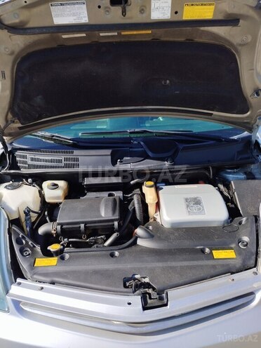 Toyota Prius-5