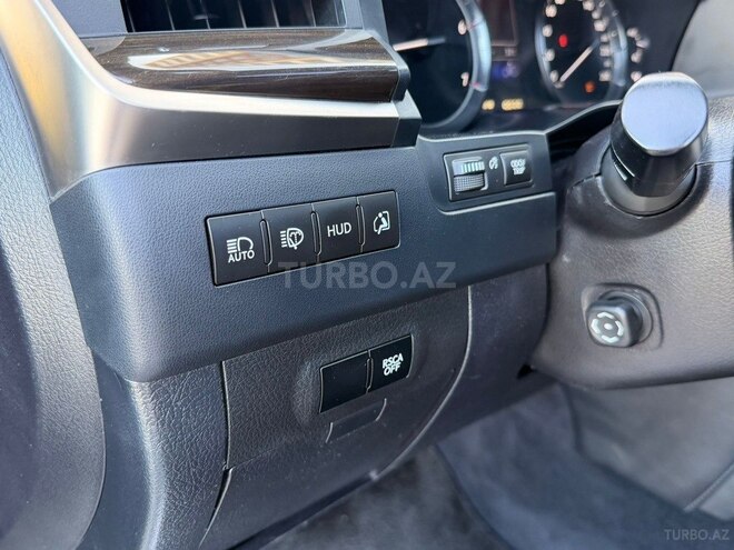 Lexus LX 570-25