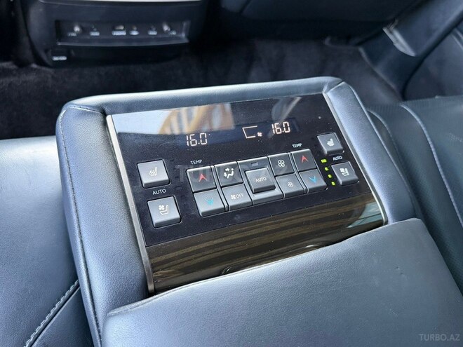 Lexus LX 570-13