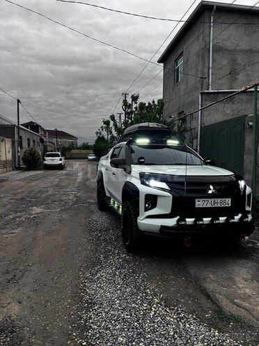 Mitsubishi L200-6