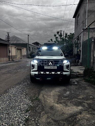 Mitsubishi L200-5