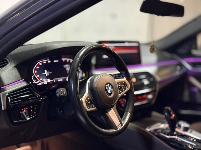 BMW 530e-14