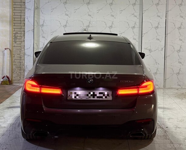 BMW 530e-10