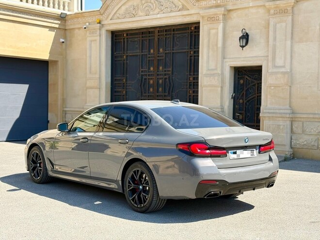 BMW 530e-8