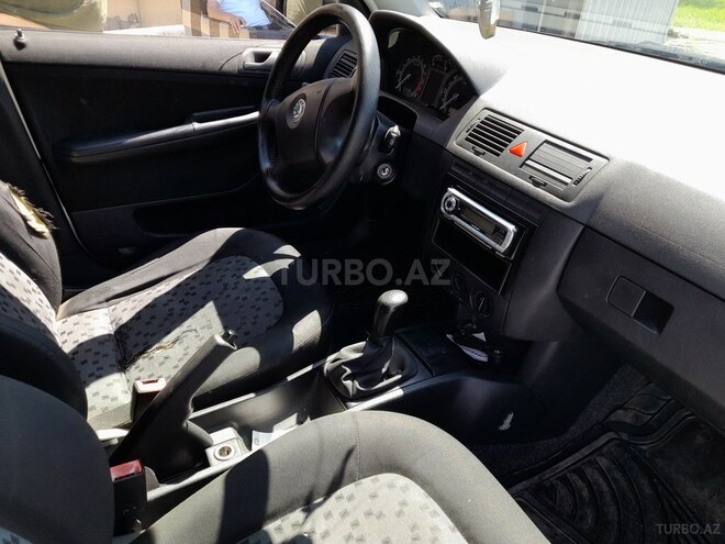 Skoda Fabia-2