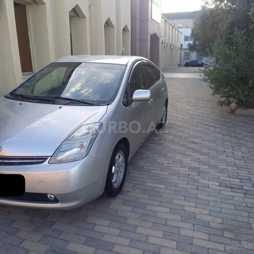 Toyota Prius-4