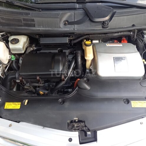Toyota Prius-13