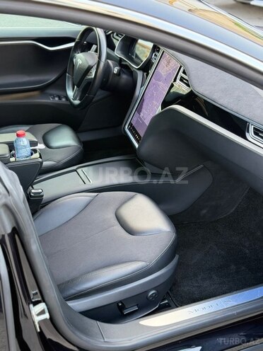 Tesla Model S-9