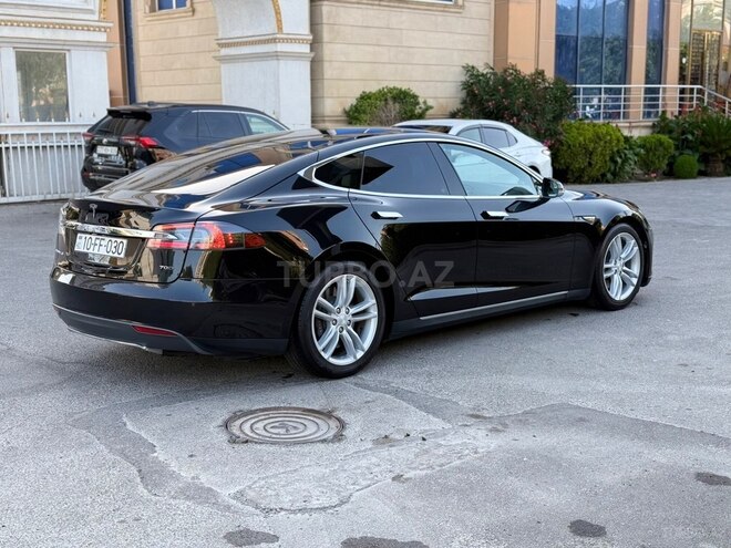 Tesla Model S-7