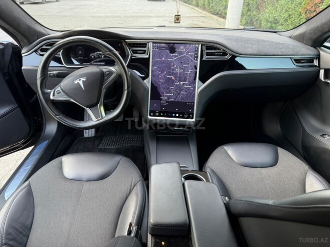 Tesla Model S-13